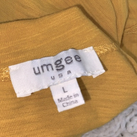 Umgee mustard color distressed top size large - Picture 5 of 8